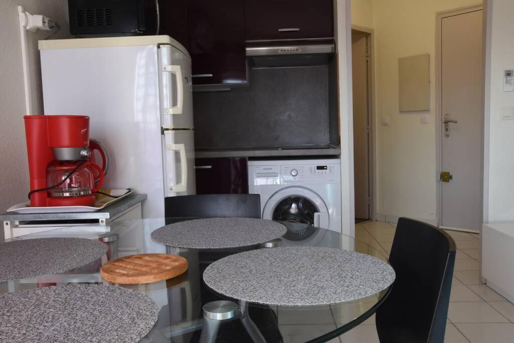 Les Goelettes - Appartement En Rdc Avec Acces Direct A La Plage Saint-Cyprien  Eksteriør billede
