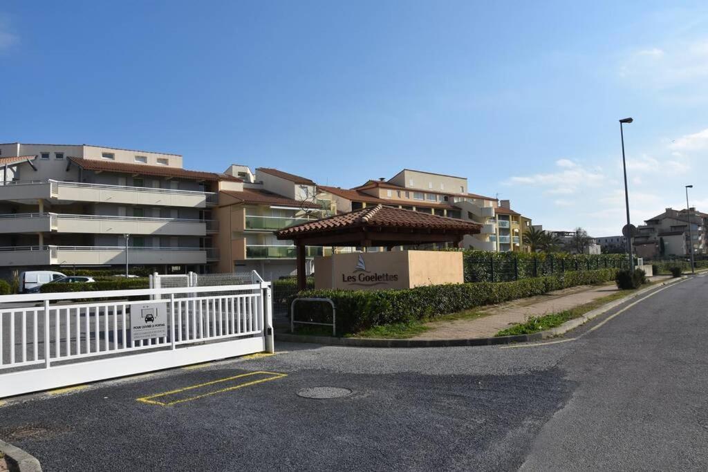 Les Goelettes - Appartement En Rdc Avec Acces Direct A La Plage Saint-Cyprien  Eksteriør billede