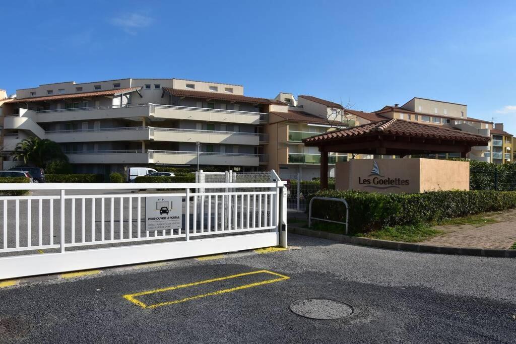 Les Goelettes - Appartement En Rdc Avec Acces Direct A La Plage Saint-Cyprien  Eksteriør billede